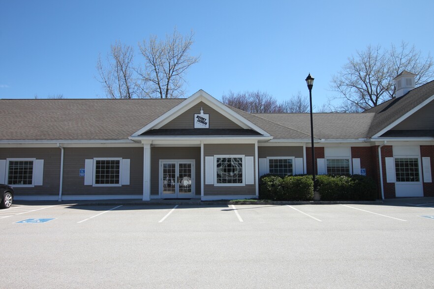 732 Southbridge St, Auburn, MA à vendre - Photo principale - Image 1 de 1