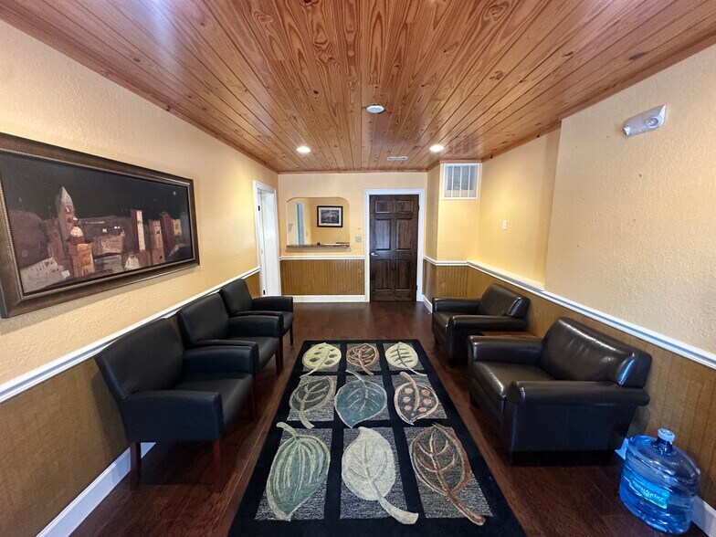 3333 49th St N, Saint Petersburg, FL à vendre - Photo du bâtiment - Image 3 de 7