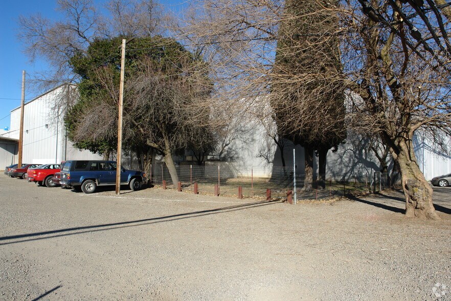 2020 Esplanade Rd, Chico, CA à vendre - Photo du bâtiment - Image 2 de 25