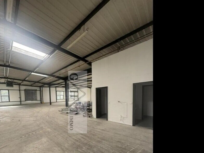 Retail in Ivry-sur-Seine for lease - Interior Photo - Image 3 of 6