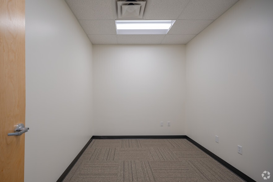 8601 W Jefferson St, Tolleson, AZ for lease - Building Photo - Image 3 of 17
