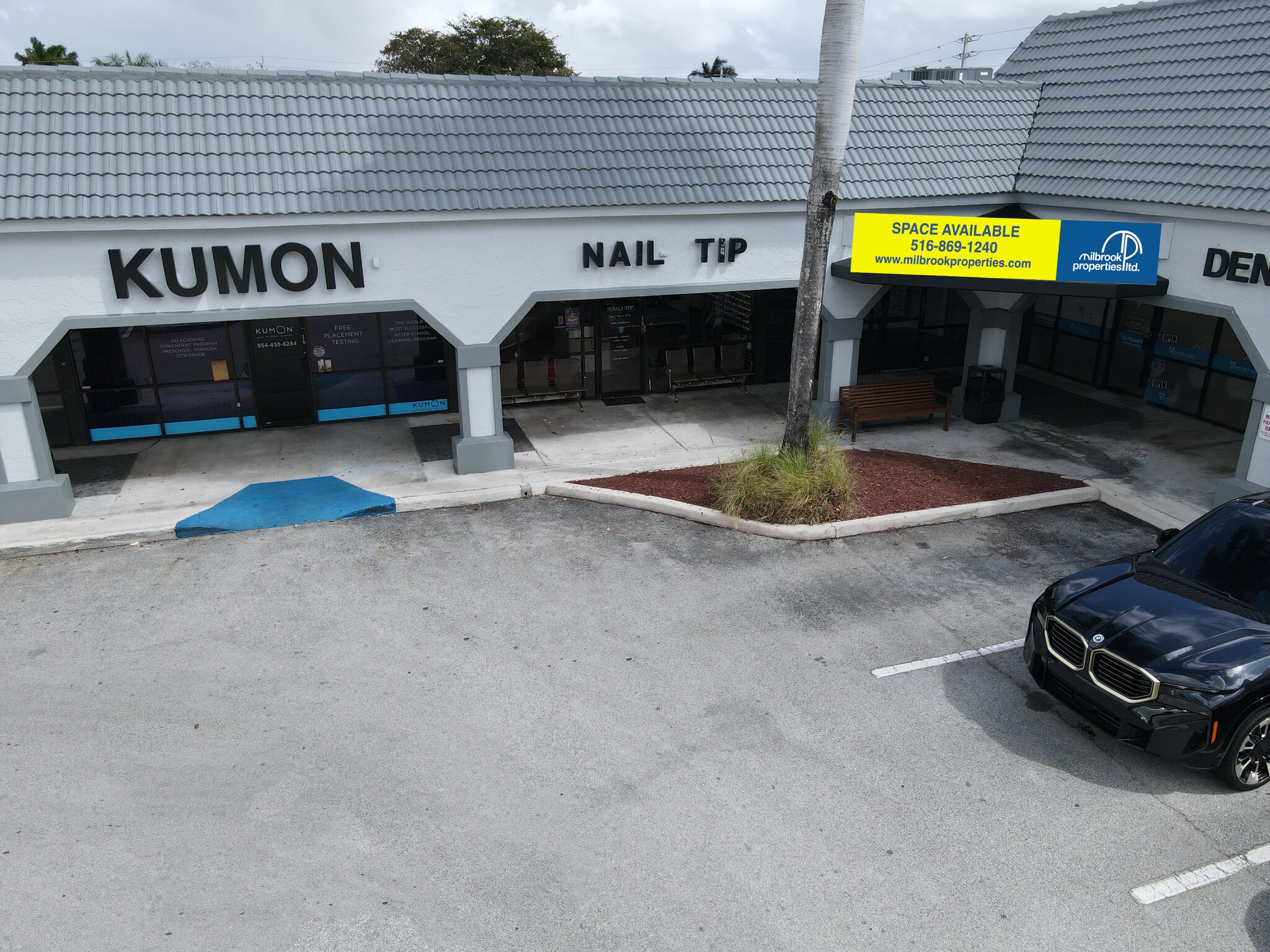 11210-11300 Pines Blvd, Pembroke Pines, FL for lease Interior Photo- Image 1 of 9