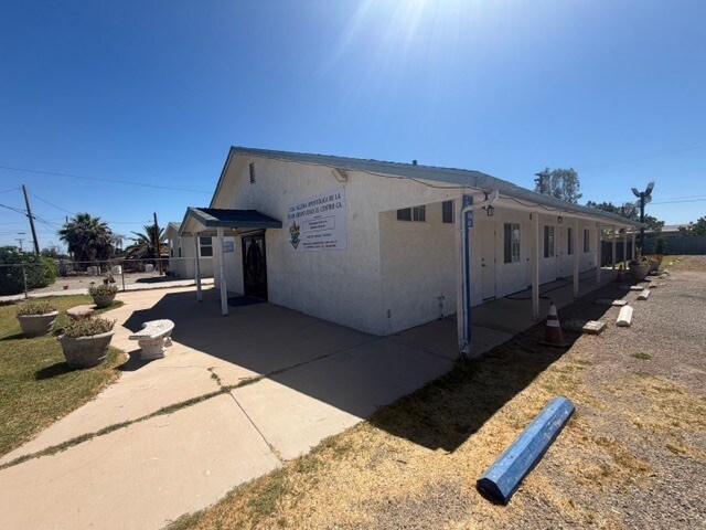 1598 N 8th St, El Centro, CA for sale - Primary Photo - Image 1 of 6
