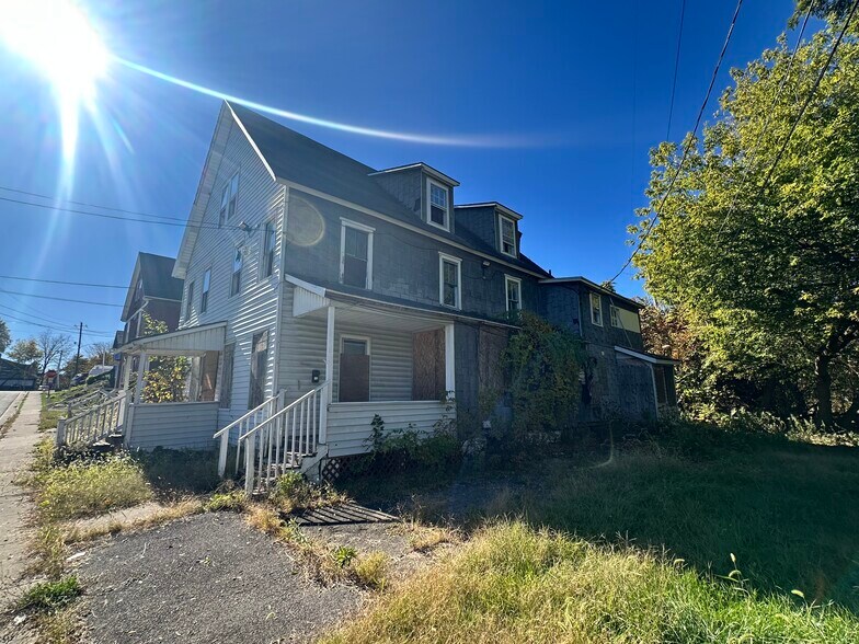9 Wells Ave, Johnson City, NY à vendre - Photo du bâtiment - Image 2 de 3