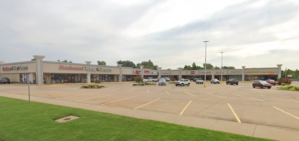 3200-3234 S Boulevard, Edmond, OK for lease - Building Photo - Image 3 of 3