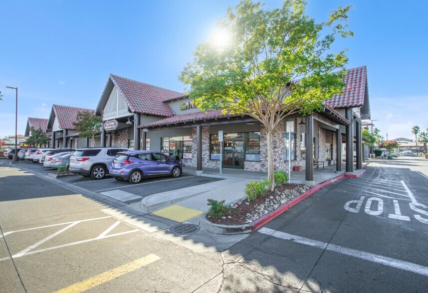 2601-2805 Marconi Ave, Sacramento, CA à louer - Photo du bâtiment - Image 3 de 12