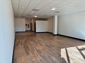 7419 Middlebrook Pike, Knoxville, TN for lease Interior Photo- Image 2 of 6
