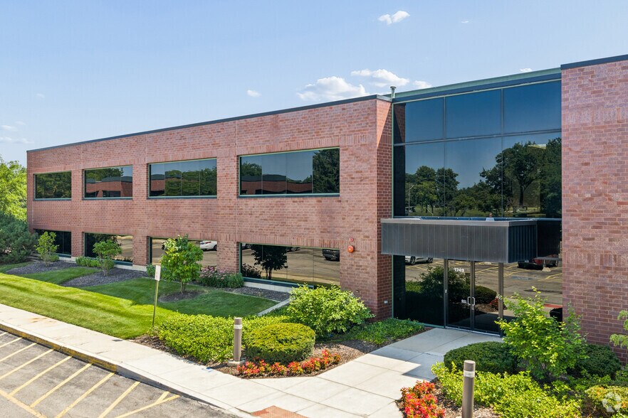 1749 S Naperville Rd, Wheaton, IL à louer - Photo du bâtiment - Image 1 de 11