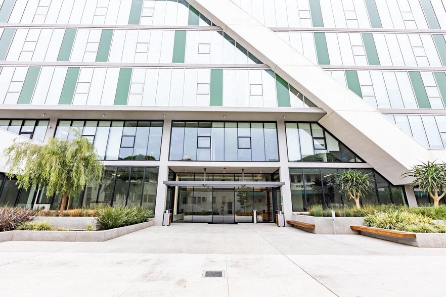 1041 N Formosa Ave, West Hollywood, CA for lease - Building Photo - Image 3 of 9