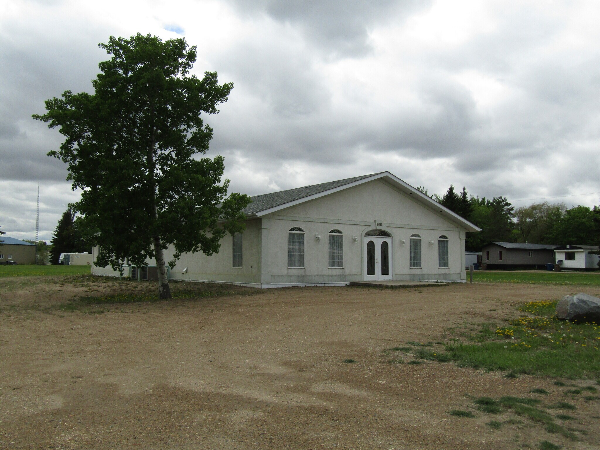 916 W 111 Ave, Tisdale, SK for sale Primary Photo- Image 1 of 1