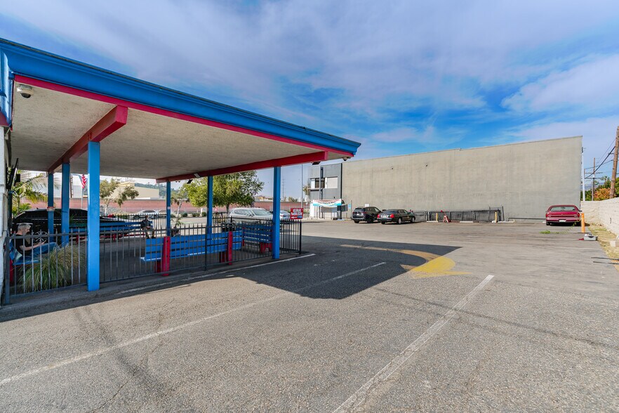 5720 San Fernando Rd, Glendale, CA à vendre - Photo du bâtiment - Image 3 de 27