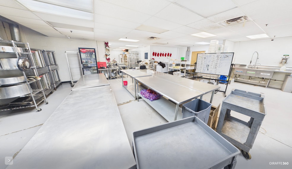 27 Utter Ave, Hawthorne, NJ for lease - Building Photo - Image 3 of 9