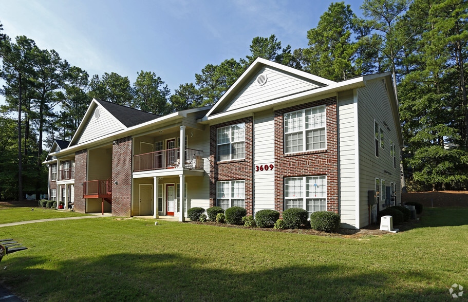 3605 Sapphire Rd, Fayetteville, NC à vendre - Photo du bâtiment - Image 2 de 25
