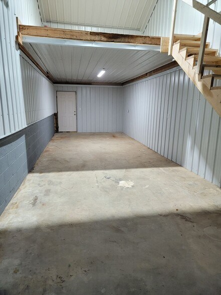 123-139 Ragland Rd, Jackson, TN à louer - Photo intérieure - Image 3 de 18