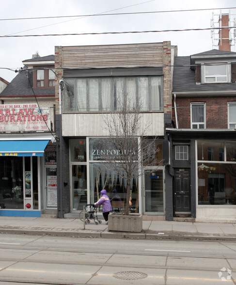 998 Queen St E, Toronto, ON à louer - Photo principale - Image 1 de 2