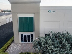 1700 NW 15th Ave, Pompano Beach, FL for lease Interior Photo- Image 1 of 10