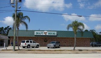 Sports Bar with Real Estate - North Palm - Dépanneur