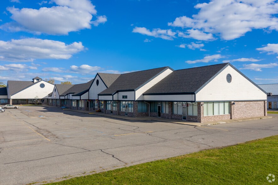 14930 Laplaisance Rd, Monroe, MI à louer - Photo du bâtiment - Image 2 de 7