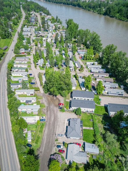 654 N Fraser Dr, Quesnel, BC à vendre - Aérien - Image 2 de 11