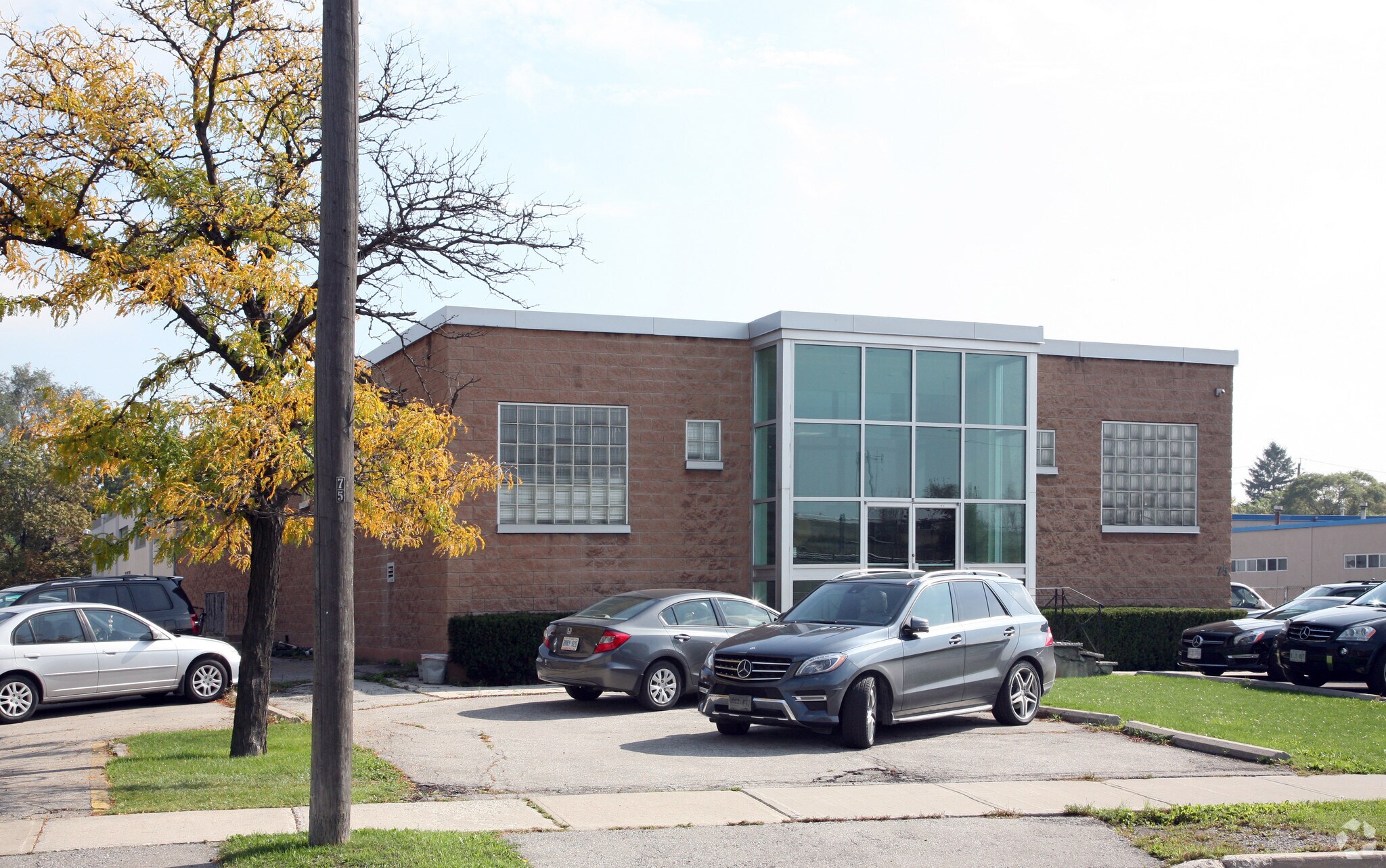 75 Torbarrie Rd, Toronto, ON for sale Primary Photo- Image 1 of 1