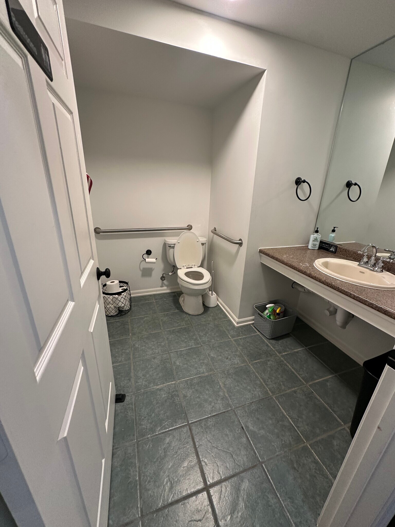 110 Main St, Parkville, MO for lease Interior Photo- Image 1 of 6