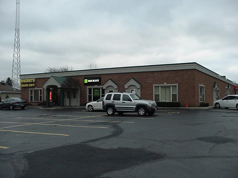 5423 Mahoning Ave, Youngstown, OH à louer - Photo du bâtiment - Image 2 de 8