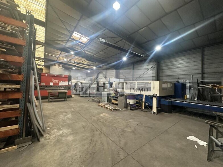 Industrial in Sartrouville for sale - Interior Photo - Image 1 of 6
