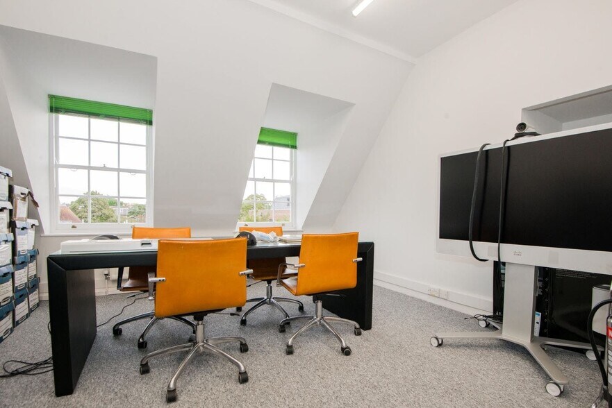 Holbrooke Pl, Richmond à louer - Photo du bâtiment - Image 3 de 7