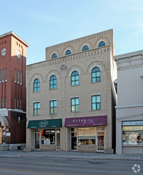 15207 Yonge St, Aurora, ON for sale - Primary Photo - Image 1 of 1