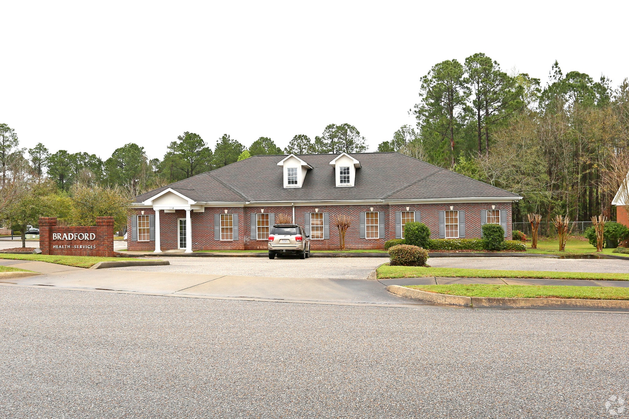 114 Adris Pl, Dothan, AL for lease Building Photo- Image 1 of 24