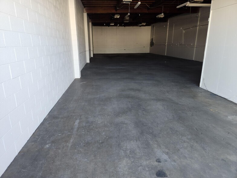 15225-15237 Nubia St, Baldwin Park, CA à louer - Photo intérieure - Image 3 de 10