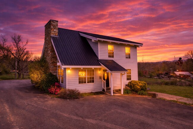 Plus de détails pour 243 Old Highway 5 S, Ellijay, GA - Bureau à vendre