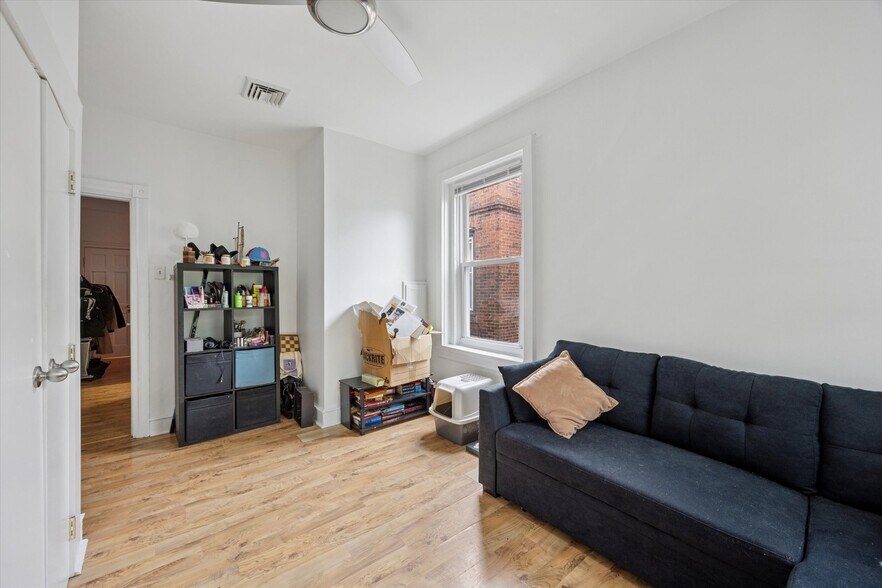 222 Buckingham Pl, Philadelphia, PA à vendre - Photo intérieure - Image 3 de 8