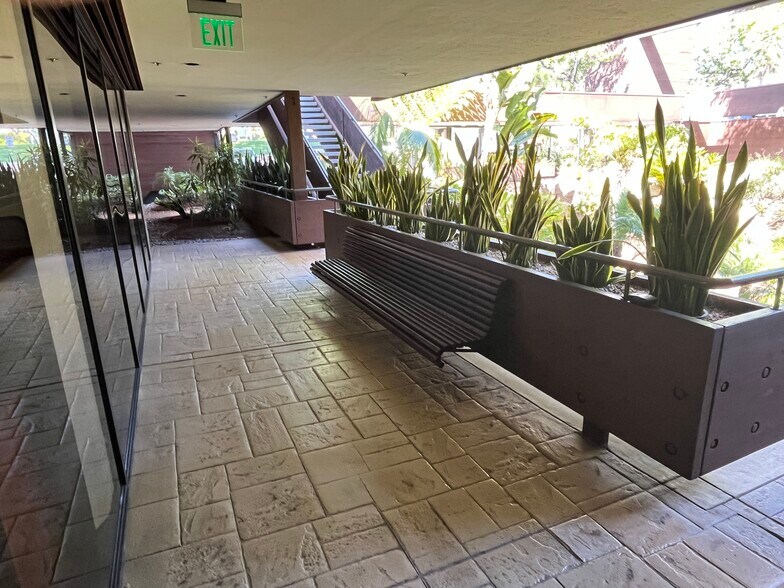 445 Marine View Ave, Del Mar, CA à louer - Photo du bâtiment - Image 2 de 14