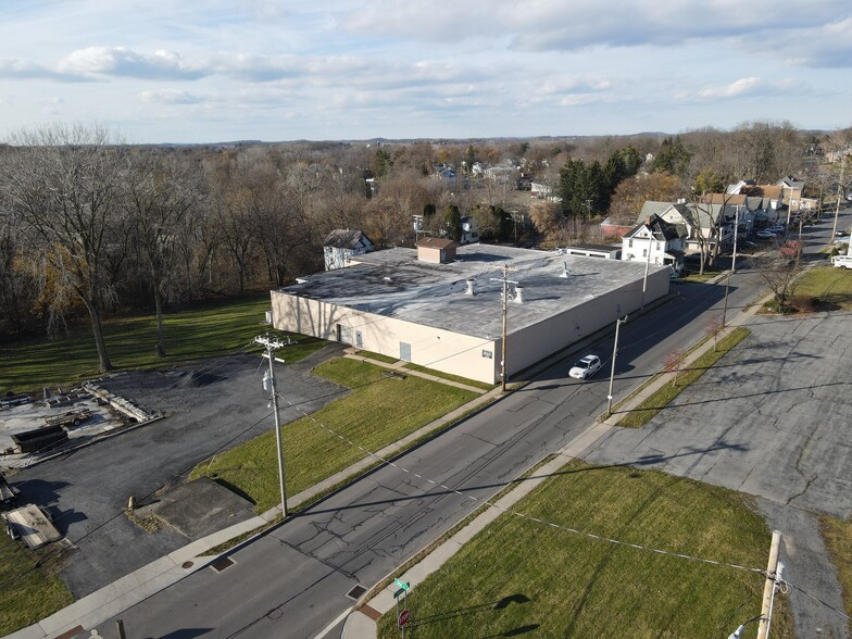 23 N Division St, Auburn, NY à vendre - Photo du bâtiment - Image 1 de 7