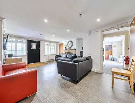 Broadbridge Ln, Smallfield for sale - Interior Photo - Image 2 of 2