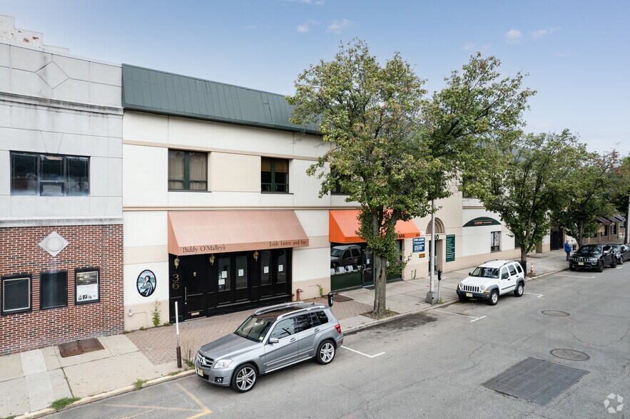 36-40 N Van Brunt St, Englewood, NJ à louer - Photo du bâtiment - Image 2 de 7