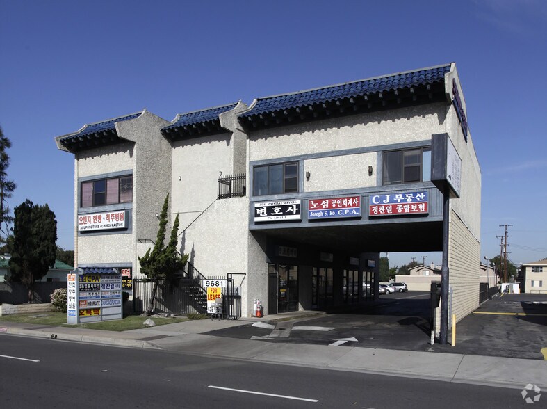 9681 Garden Grove Blvd, Garden Grove, CA à louer - Photo du bâtiment - Image 1 de 3