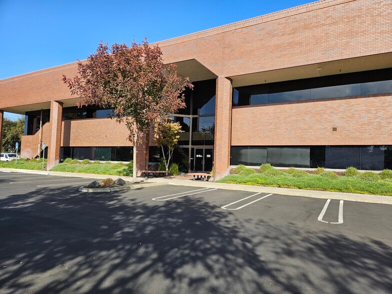 1200 E Orangeburg Ave, Modesto, CA for lease - Building Photo - Image 2 of 2