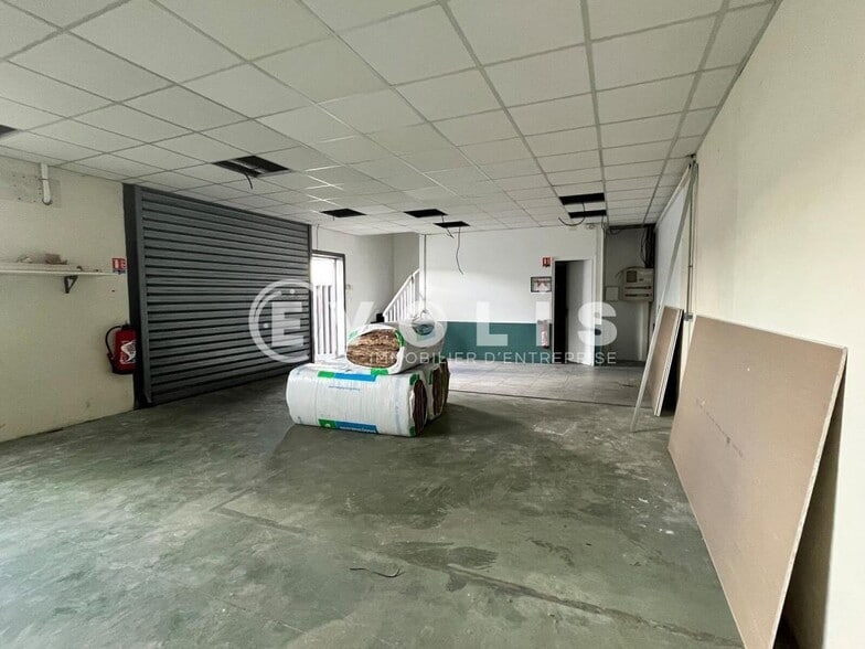 Flex in Eysines for lease - Interior Photo - Image 2 of 7