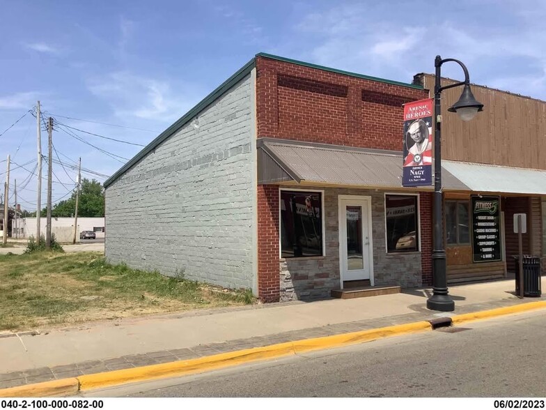 111 E Cedar St, Standish, MI for sale - Primary Photo - Image 1 of 6