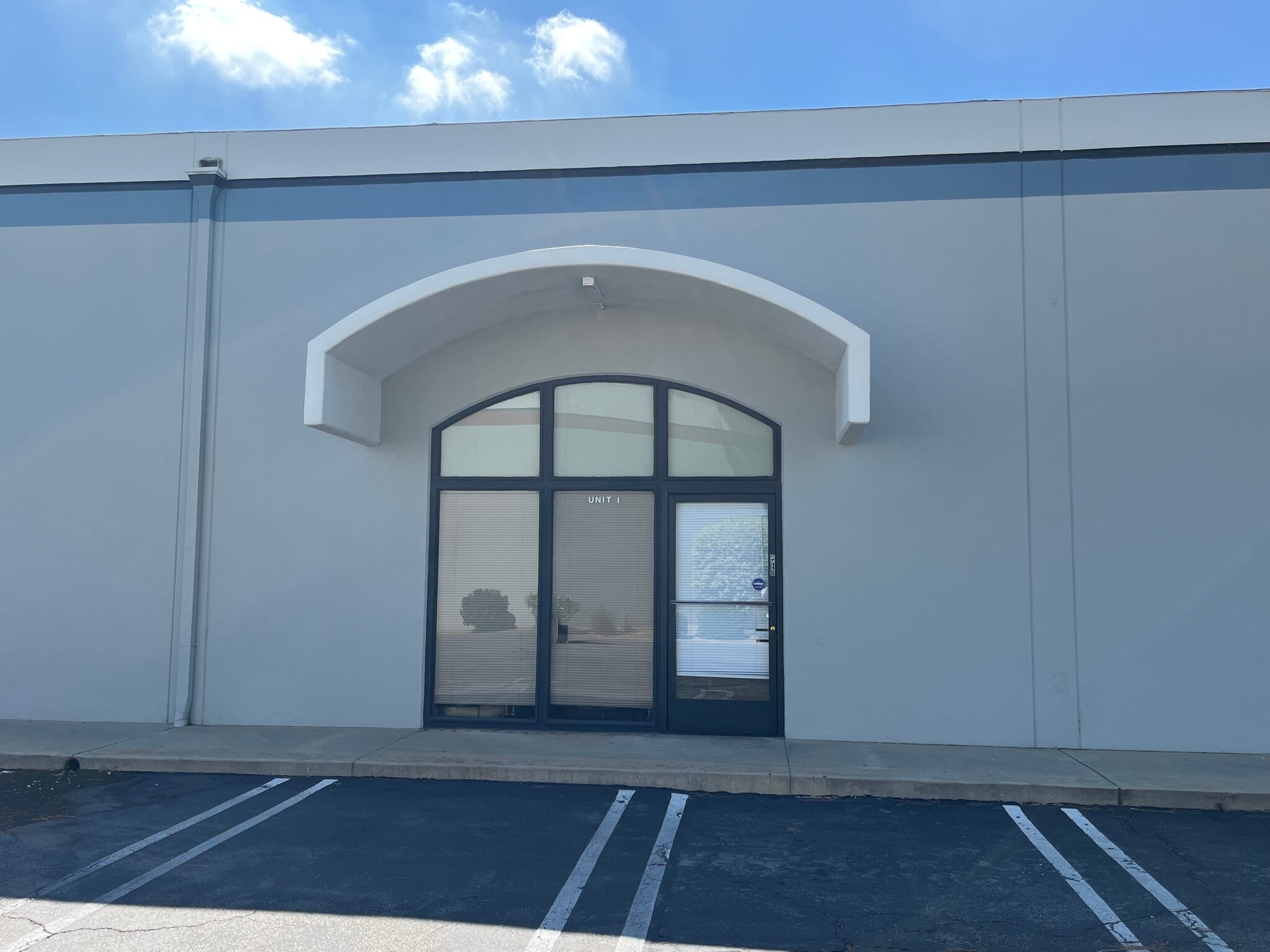 21110-21129 Osborne St, Canoga Park, CA for lease Interior Photo- Image 1 of 1