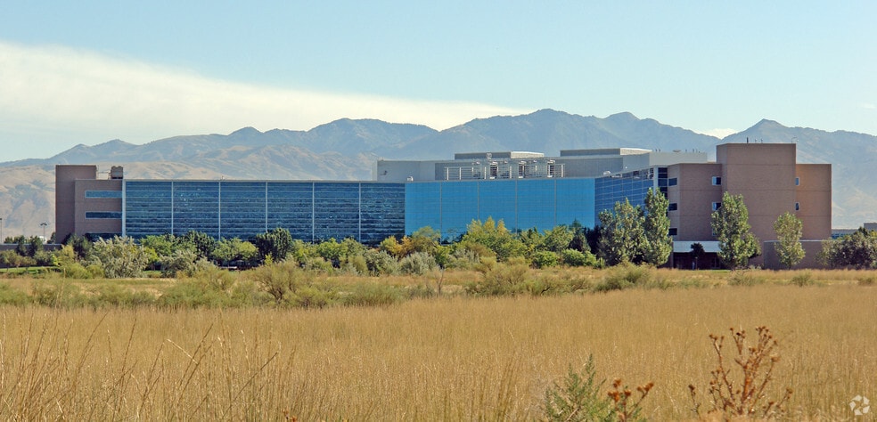 2500 LakePark Blvd, West Valley, UT for lease - Building Photo - Image 3 of 29