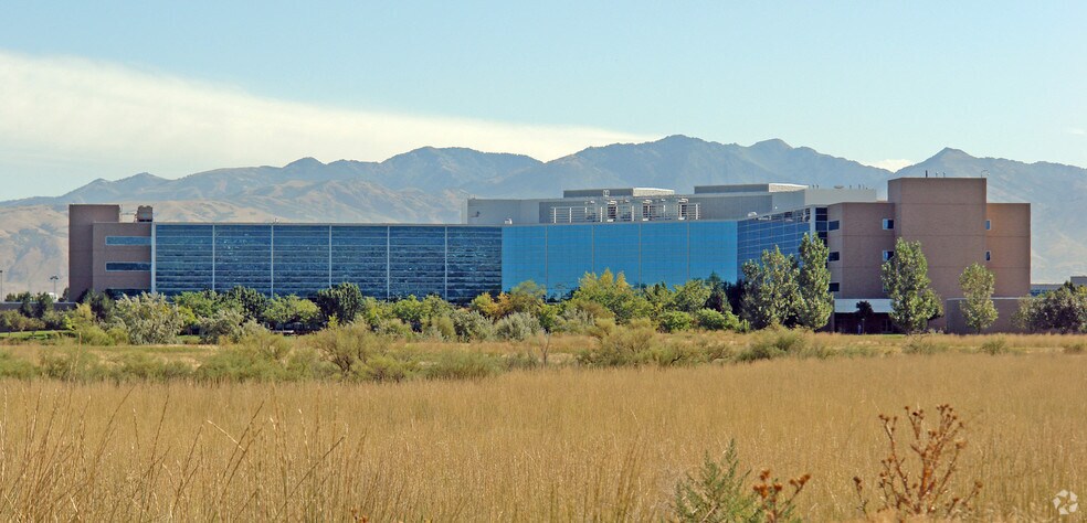 2500 LakePark Blvd, West Valley, UT à louer - Photo du bâtiment - Image 3 de 29