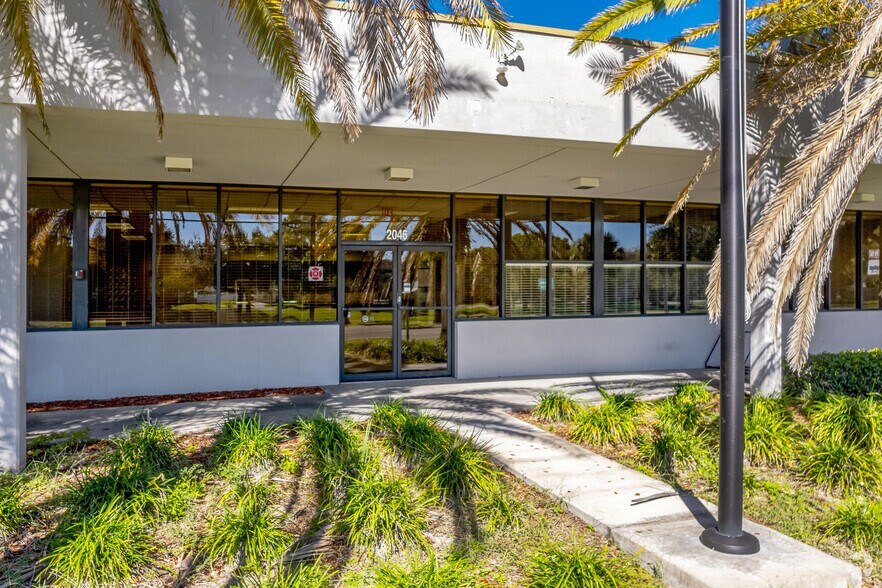 2046 Bayshore Blvd, Dunedin, FL à vendre - Photo du bâtiment - Image 3 de 24