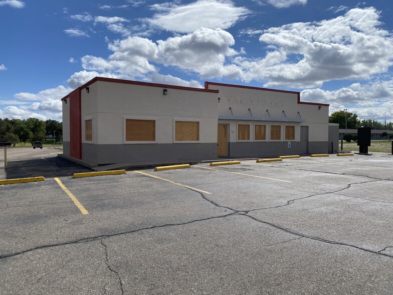 1701 S Main St, Lamar, CO for lease - Building Photo - Image 3 of 3