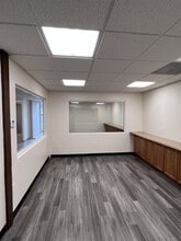 678 S Indian Hill Blvd, Claremont, CA for lease Interior Photo- Image 1 of 10