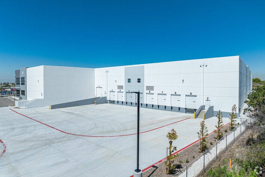 8841 Sage Way, San Diego, CA for lease - Building Photo - Image 2 of 13