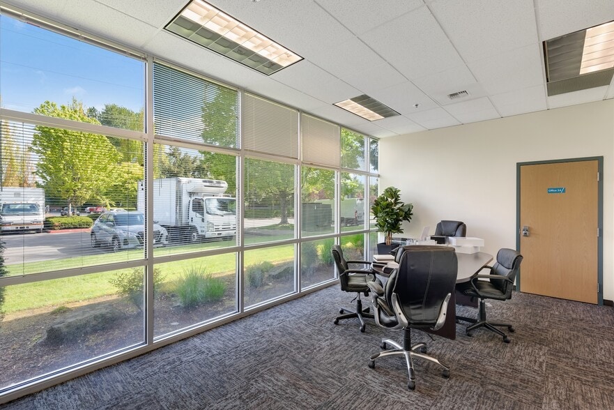 801 SW 16th St, Renton, WA for lease - Interior Photo - Image 3 of 40