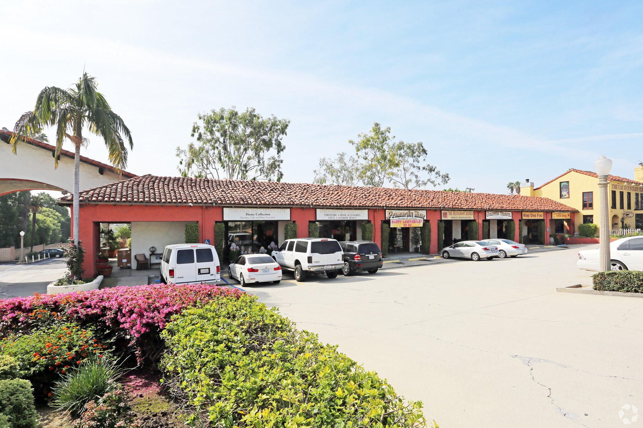 800-830 E Whittier Blvd, La Habra, CA à louer Photo principale- Image 1 de 5